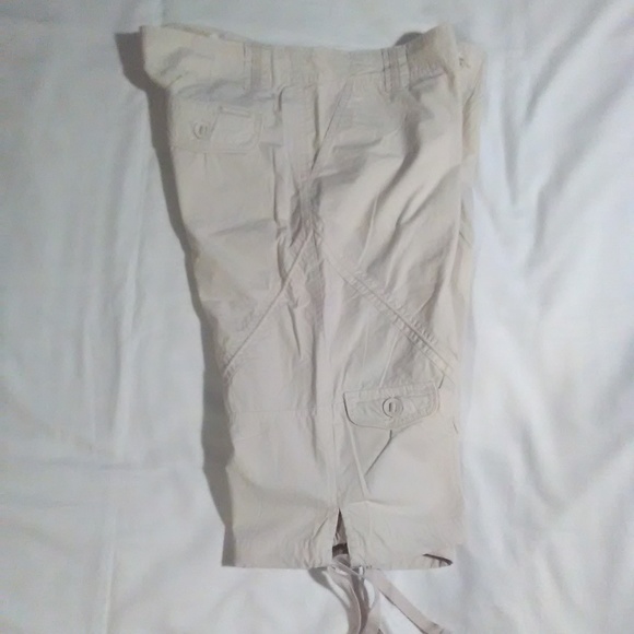 Columbia women's light weight bermuda shorts SZ 8 - Picture 4 of 5